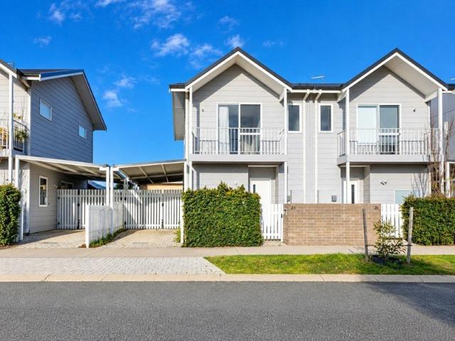 Modern & Easy Care Living in Hilbert
