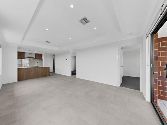 Modern Easy Living in Champion Lakes