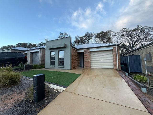 Modern & Easy Living in a Great Mount Barker Location