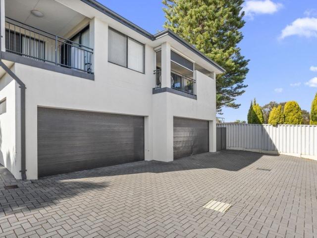 Modern easy living with entertaining outdoor
