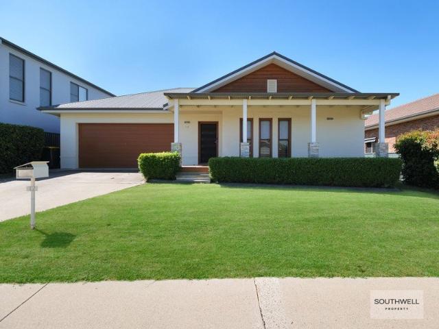 Modern & Effortless in Exceptional Location