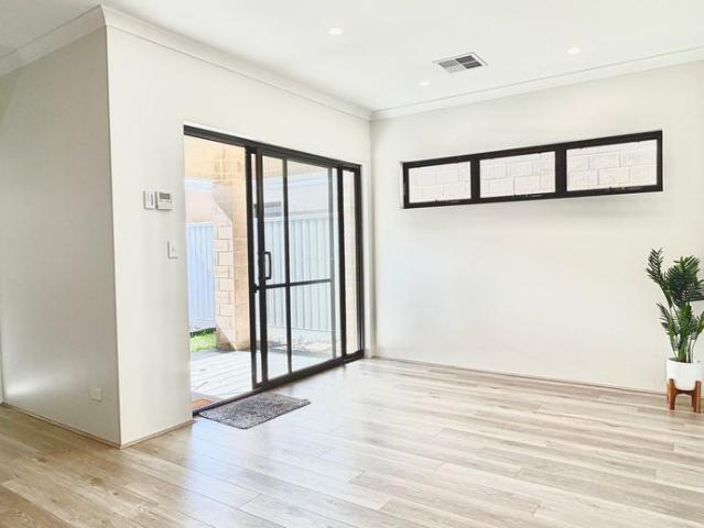 Modern & Effortless Living – Almost Brand New 3x2 Home in Canning Vale!