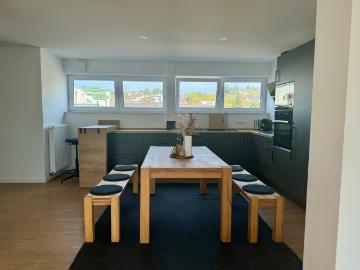 Modern eingerichtete 3,5 Zimmer Wohnung mit Terrasse in ruhiger Lage von Leonberg