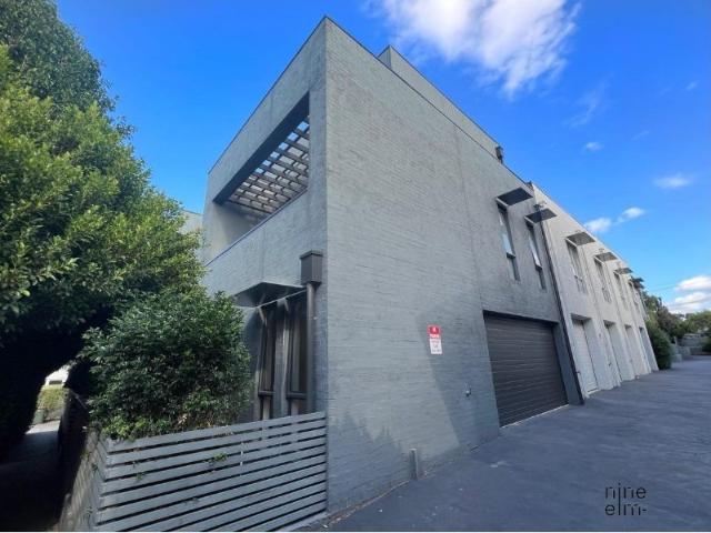 Modern Elegance and Everyday Convenience at 2 Finn Mews, Blackburn North