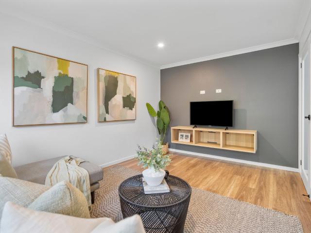 Modern Elegance & Endless Space! 5 Bedroom Designer Home with Unrivalled Views and Separate Living Quarters!