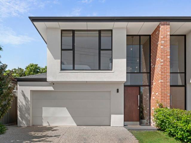 Modern Elegance & Effortless Entertaining in a Coastal Fringe Haven