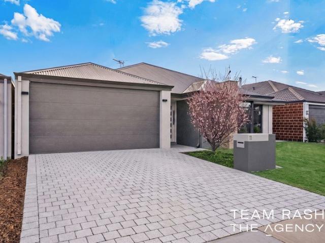 Modern Elegance, Family Comfort & a Lifestyle to Love !