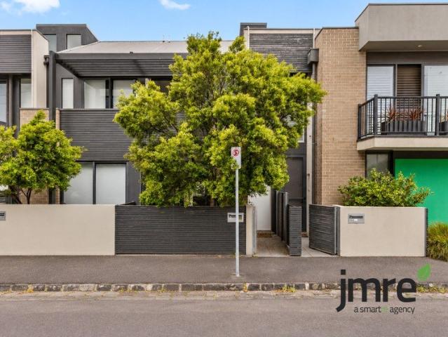 Modern Elegance in the Heart of Brunswick