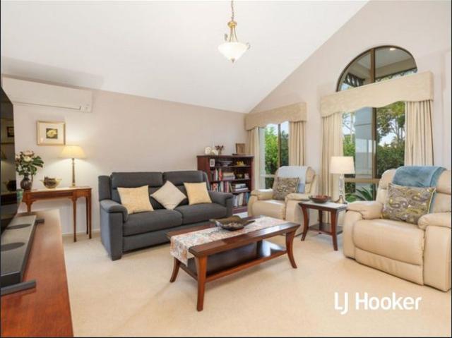 Modern Elegance Meets Classic Aspley Charm!
