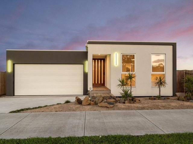 Modern Elegance Meets Everyday Family Comfort