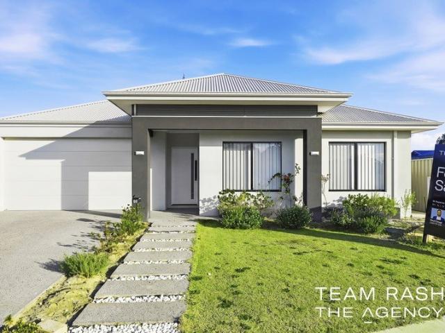 Modern Elegance Meets Family Living in a Prime Lifestyle Location!