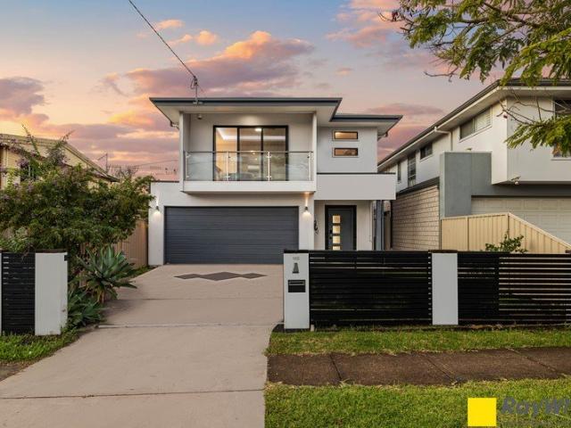 Modern Elegance Meets Practical Family Living, Robertson SS Catchment