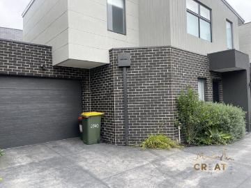 MODERN ELEGANCE MEETS ULTIMATE CONVENIENCE YOUR DREAM HOME AWAITS!