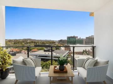 Modern Elegance Meets Urban Convenience Vacant Possesion Available!