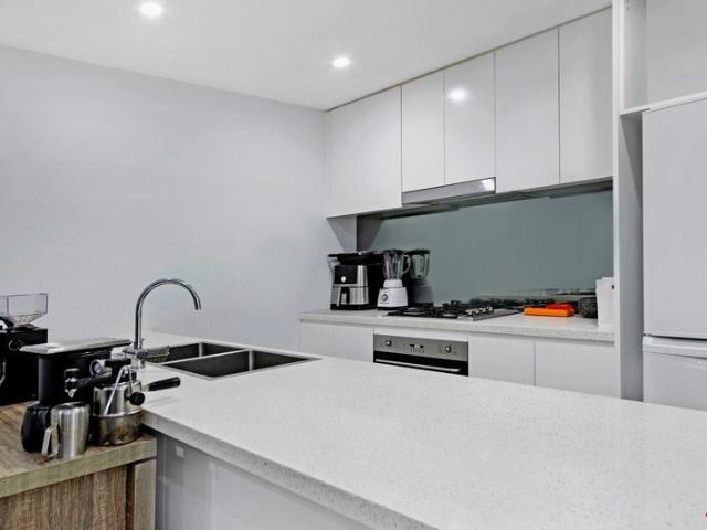 Modern Elegance Meets Urban Convenience: Your Dream 2 Bedroom Oasis in Botany