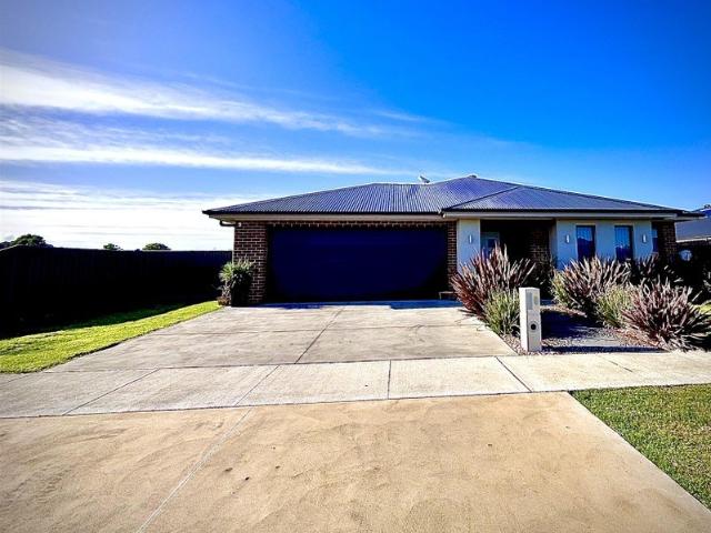 Modern Elegance meets vibrant riverside community