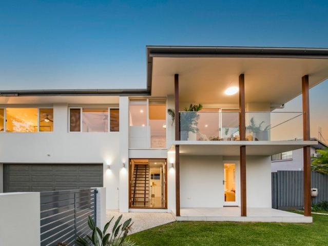 Modern Elevated Family Living, Walking Distance to MSHS