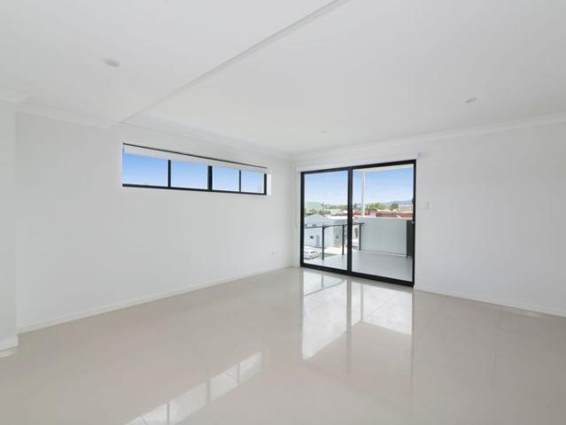 Modern & Excellent Location!
