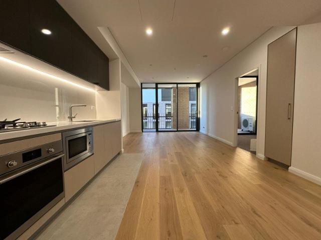 Modern Executive Apartment in the Heart of Castle Hill