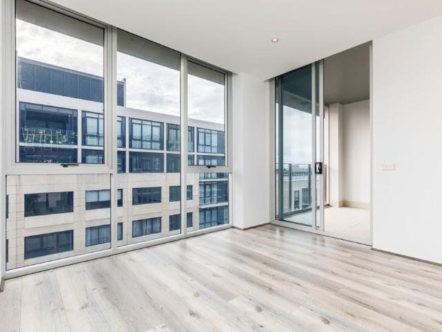 Modern Executive Apartment in Barton!