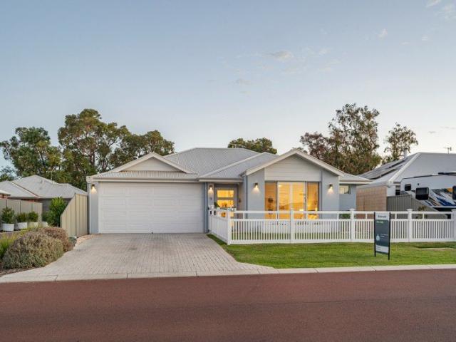 MODERN EXECUTIVE HOME IN VASSE