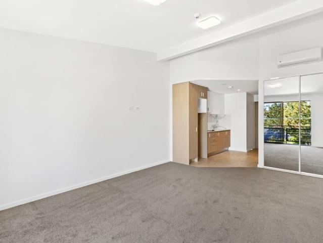 Modern Executive Studio Apartment in Central Forestville