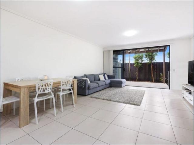 Modern Executive Townhouse in the Heart of Robina