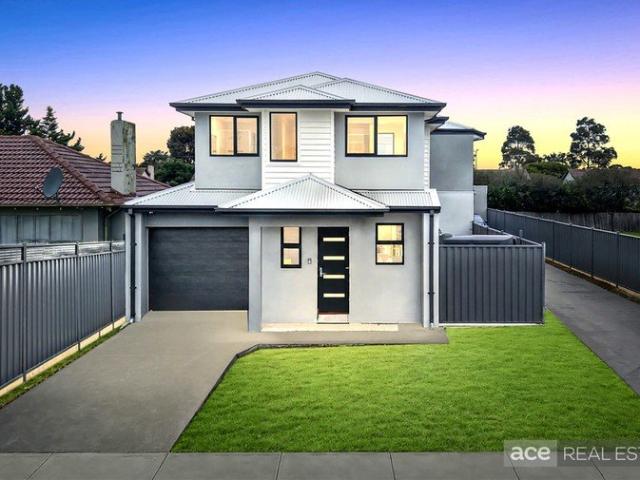 Modern Executive Townhouse in Prime Laverton Location