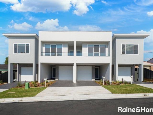MODERN FOUR BEDROOM DUPLEX FOR RENT IN INGLEBURN !