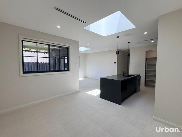 Modern Four Bedroom Duplex in Chisholm