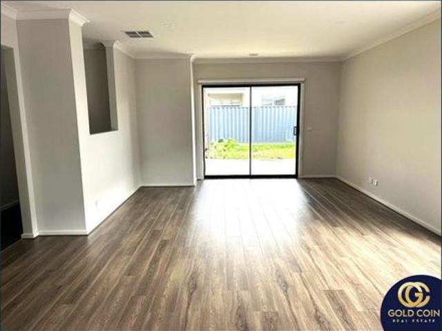 Modern Four Bedroom Family Home in Five Farms Estate, Clyde North