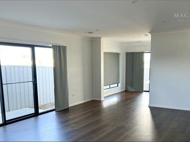 Modern Four Bedroom Family Home in Gobbagombalin