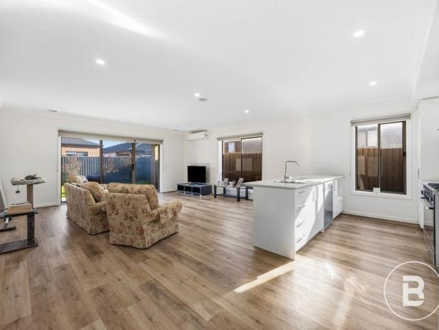 MODERN FOUR BEDROOM FAMILY HOME IN POPULAR WINTER VALLEY