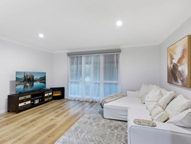 Modern Four Bedroom Home in a Convenient Erina Location