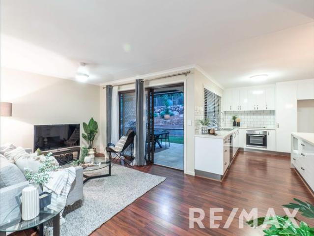 Modern Four Bedroom Home in Albany Creek!