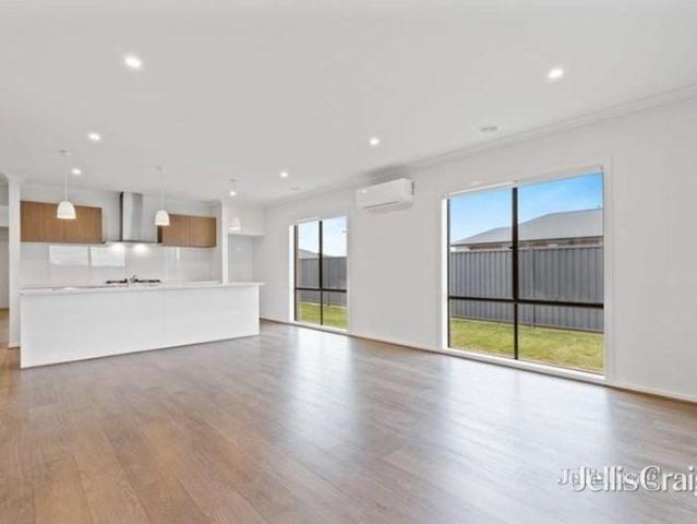 Modern Four Bedroom Home in Alfredton
