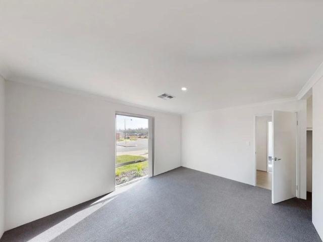 Modern Four Bedroom Home in Baldivis