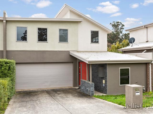 Modern Four Bedroom Home in Ideal Location