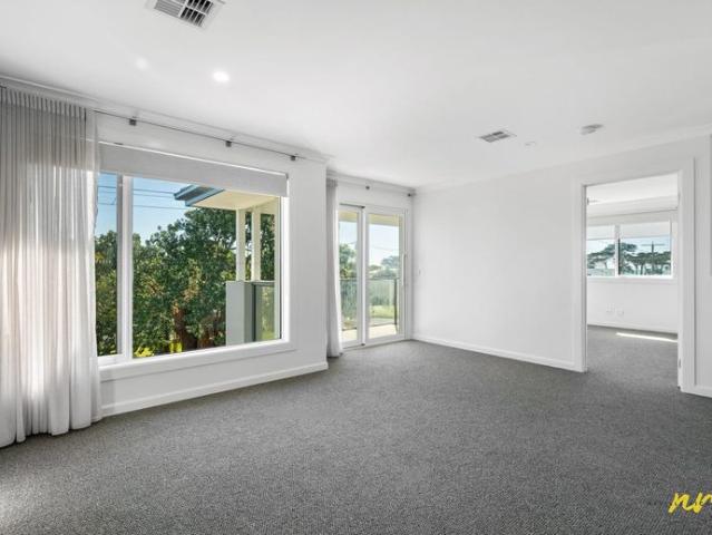Modern Four Bedroom Home in St Lenoards