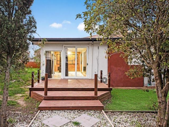 Modern Four Bedroom Home on 2.17 Hectares