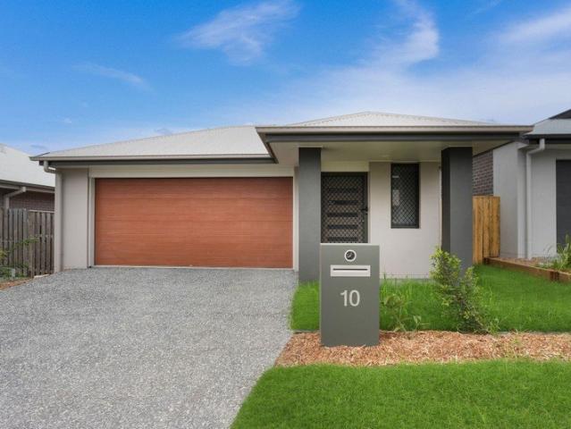 Modern Four Bedroom Home with Ducted Air Conditioning