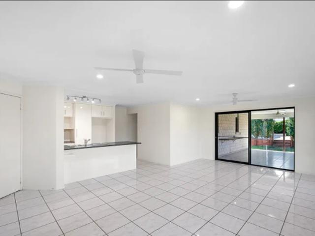 MODERN FOUR BEDROOM HOME WITH SHED + SIDE ACCESS