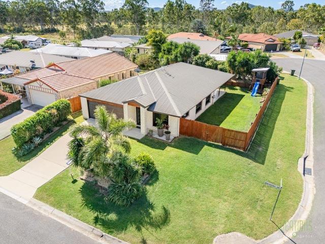 MODERN FOUR BEDROOM HOME WITH SHED + SIDE ACCESS