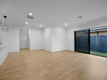 Modern Four Bedroom Sanctuary Surrounded by Parklands