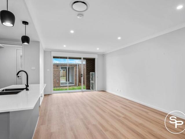 Modern Four Bedroom Terrace in the Heart of Oran Park