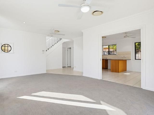 Modern Four Bedroom Townhouse In The Heart Of Kellyville