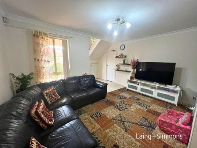 Modern four bedroom townhouse in prime location