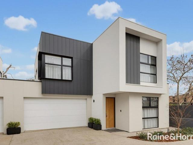 Modern Four Bedroom Townhouse Offering Space, Style & Convenience