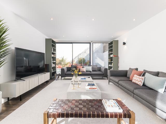 Modern four bedroom villa with pool and private garden in Valdemarín