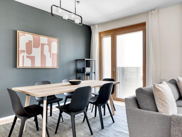 Modern Favoriten 3BR w/ Roof, Gym & Lounge, 1min to HBF